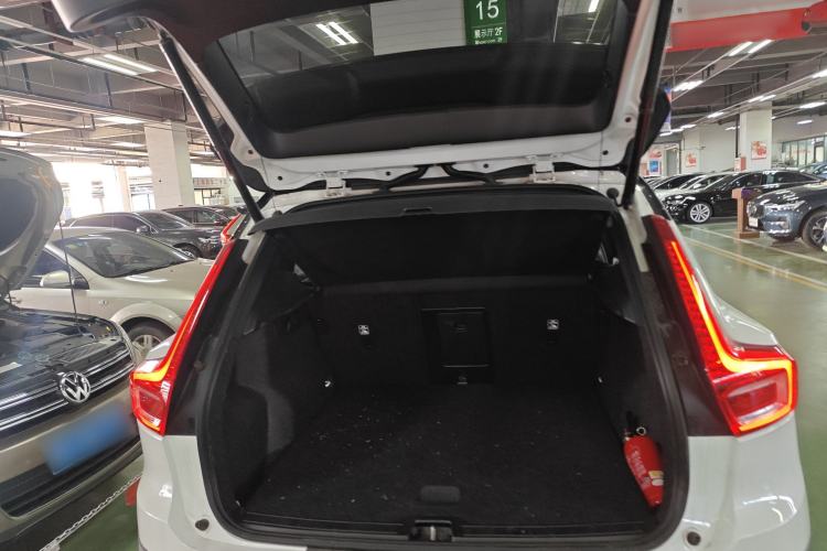 Used Volvo XC40 New Energy 2022 Long-Range Version Trunk