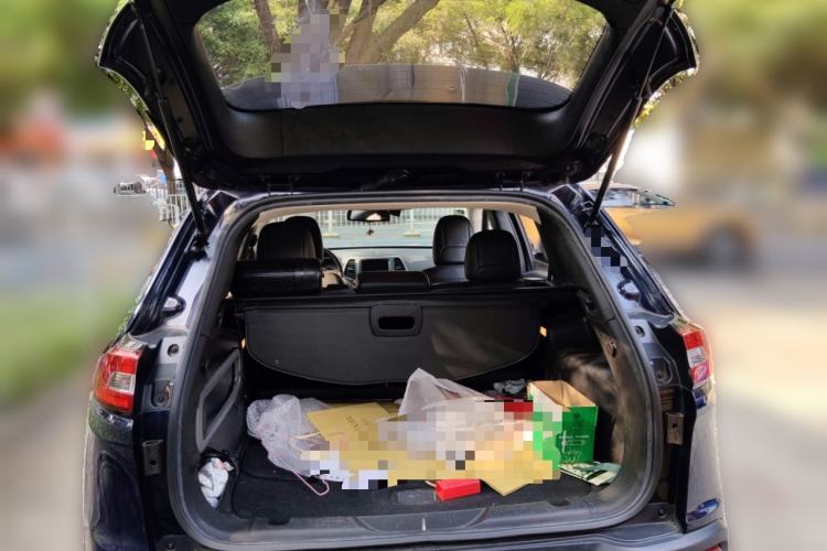 Used Jeep Cherokee 2016 2.0L Superior Edition Trunk