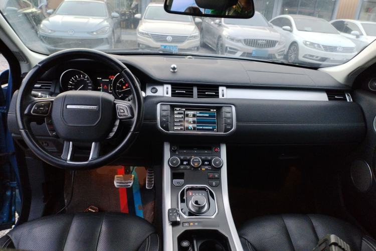 Used Land Rover Range Evoque 2014 2.0T 5-Door Ignite Edition Center Console