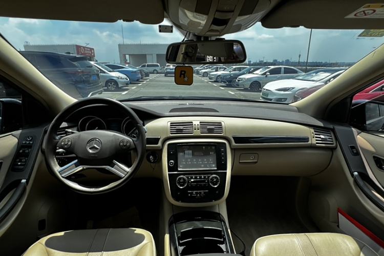 Used Mercedes-Benz R-Class 2017 R 320 4MATIC Business Edition Prestige Model