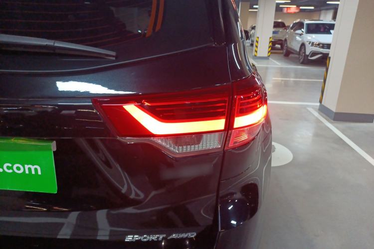 Used Toyota Highlander 2018 2.0T Four-Wheel Drive Luxury Edition 7 Seats China V Emission Standard
