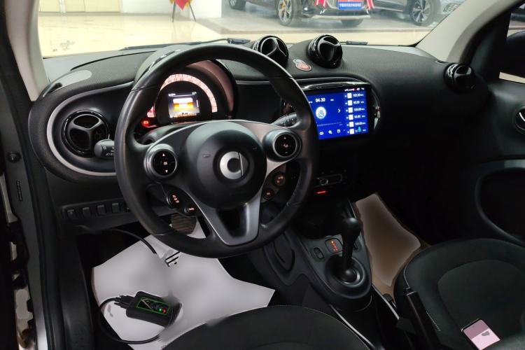 Used smart fortwo 2018 1.0L 52kW Hardtop Passion Edition China V Standard
