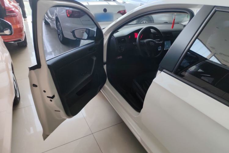 Used Volkswagen Santana 2016 1.6L Manual Fashion Edition
