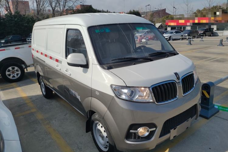 Used Jinbei Hiace X30 2023 1.5L Wealthy Van 2/5-Seater Non-Air-Conditioned Version SWC15M