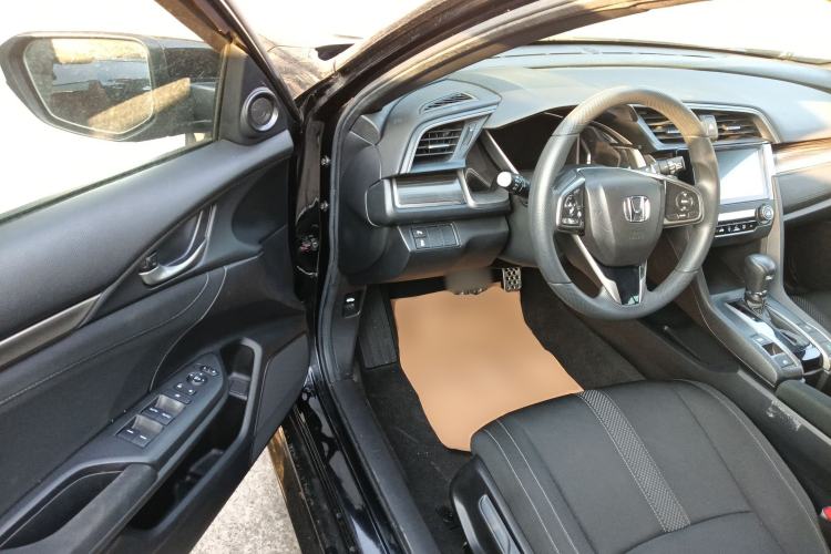 Used Honda Civic 2021 HATCHBACK 220TURBO CVT Trendy Cool Edition
