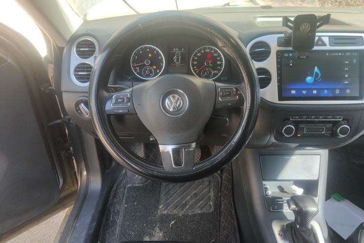 Used Volkswagen Tiguan 2010 1.8 TSI Automatic Two-Wheel Drive Trend Edition Steering Wheel