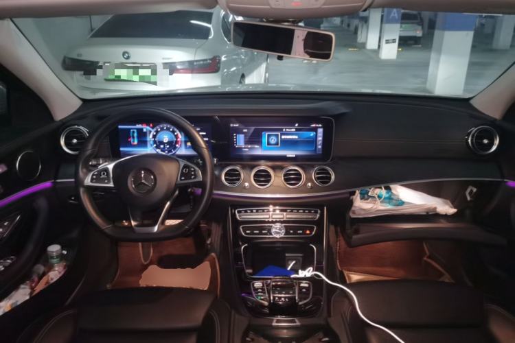 Used Mercedes-Benz E-Class 2016 E 200 L Sport Edition Center Console