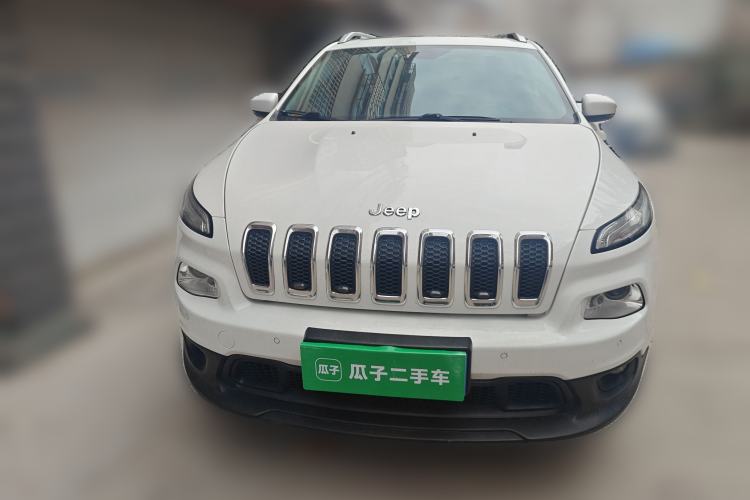 Used Jeep Cherokee 2016 2.0L Superior Edition
