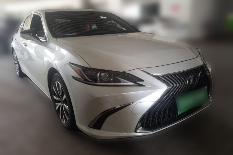 Used Lexus ES 2020 300h Premier Edition