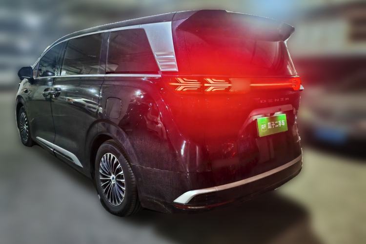 Used Denza D9 2025 DM-i Intelligent Drive 1020 Four-Wheel Drive Prestige Model