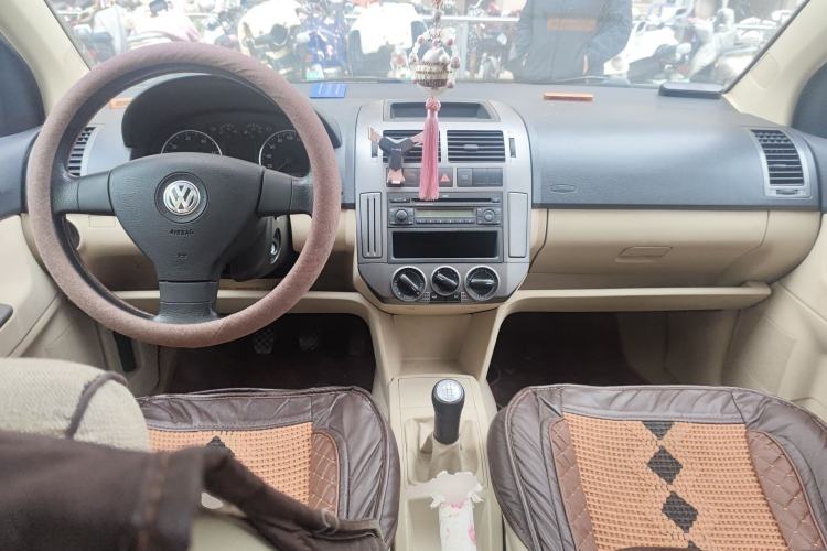 Used Volkswagen Polo 2009 Jingqu 1.4L Manual Elegant Edition Center Console