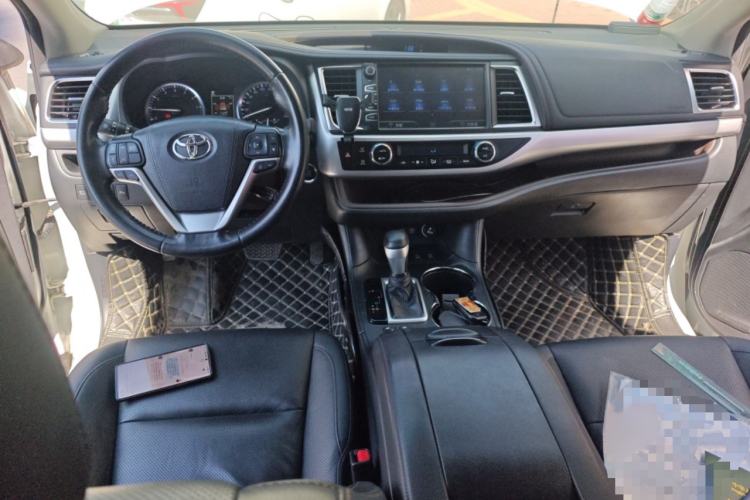 Used Toyota Highlander 2018 2.0T Four-Wheel Drive Luxury Edition 7 Seats China V Emission Standard