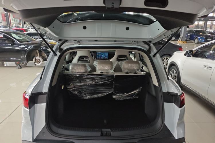 Used BYD Yuan UP 2025 Intelligent Driving Version 401 KM Dynamic Edition Trunk