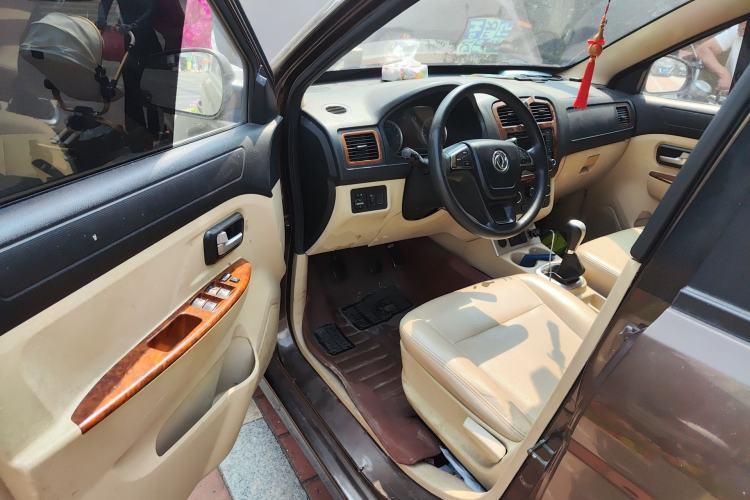 Used Dongfeng Fengon 350 2014 1.5L Manual Base Version Driver Seat