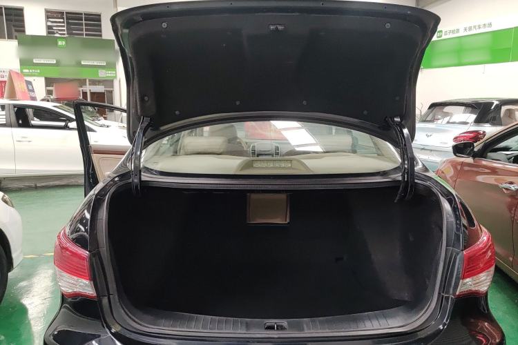 Used Nissan Sylphy 2009 1.6XE Automatic Comfort Edition Trunk