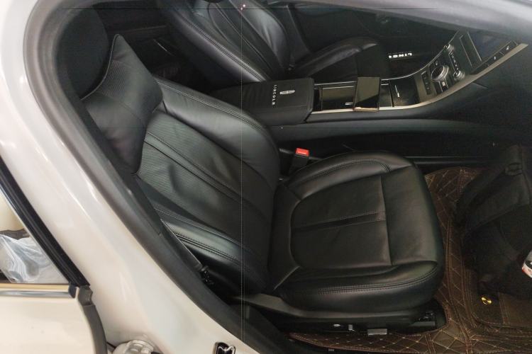 Used Lincoln MKZ 2020 2.0T MONO Limited Luxury Edition MONO WHITE Right Front Seat