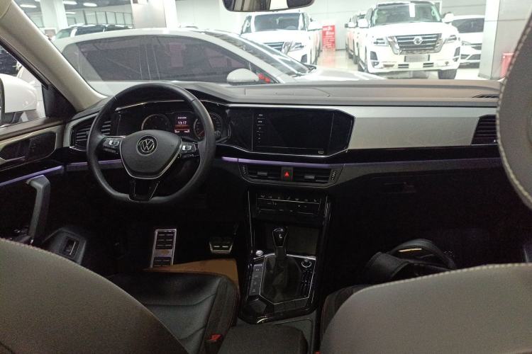 Used Volkswagen Tayron 2021 280TSI Two-Wheel Drive Luxury Smart Connectivity Version Center Console