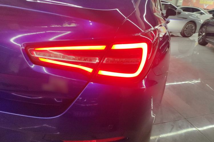 Used Hongqi H5 2022 Classic Model Facelift 1.5T DCT Qiyun Edition Right Rear Taillight