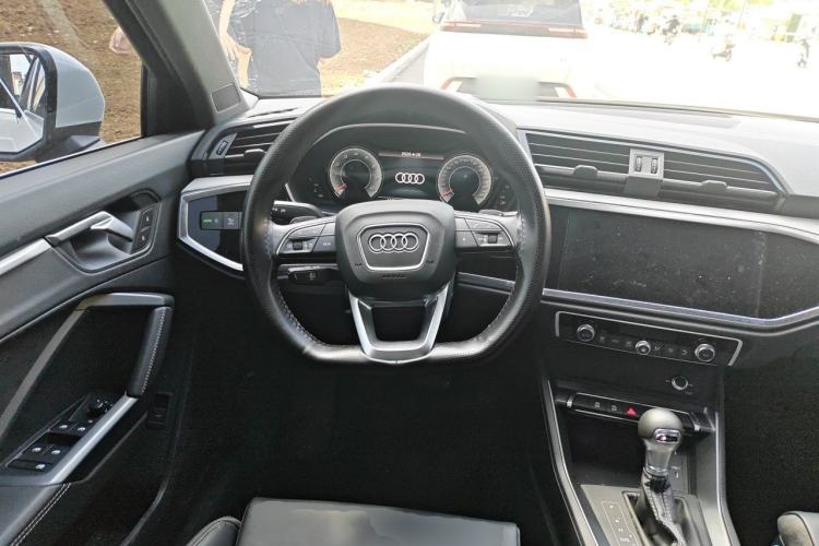 Used Audi Q3 2024 35 TFSI Ambition Dynamic Edition
