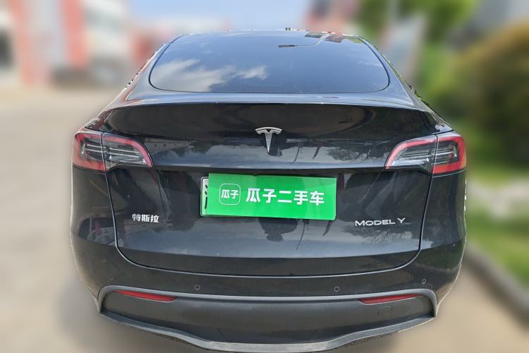 Used Tesla Model Y 2023 Long-Range All-Wheel-Drive Version
