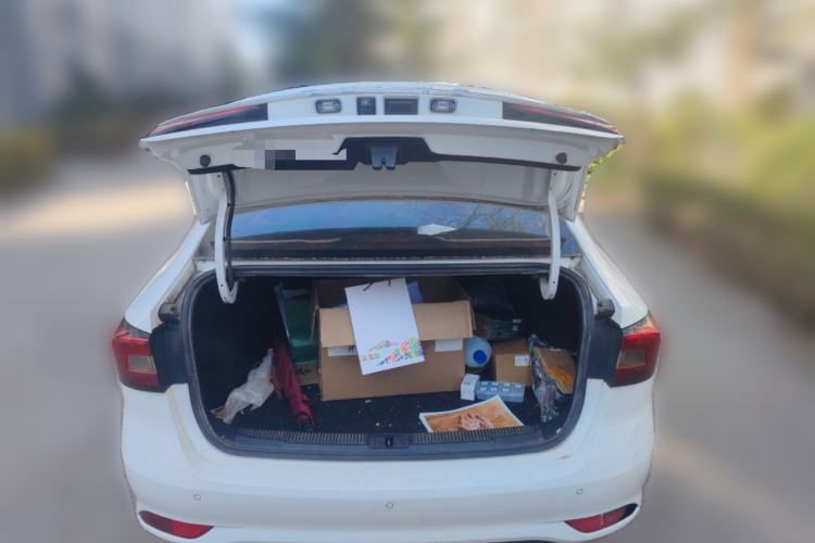 Used Roewe i5 2020 1.5L Automatic 4G Connect Luxury Flagship Edition
