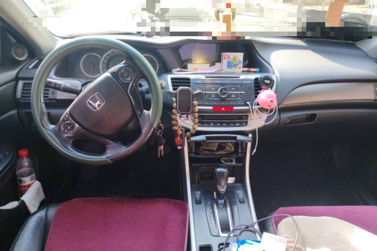 Used Honda Accord 2014 2.0L EX Luxury Edition Center Console