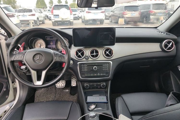 Used Mercedes-Benz GLA 2016 GLA 200 Fashion Model Center Console