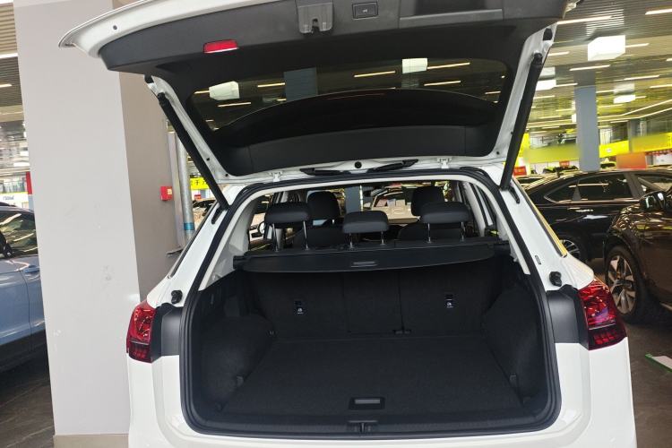 Used Volkswagen Tayron 2022 330TSI Two-Wheel Drive Luxury Connect Plus Version