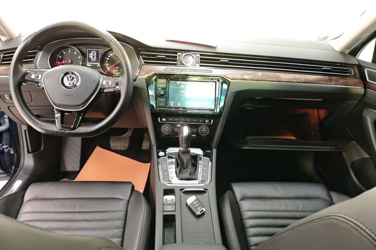 Used Volkswagen Magotan 2019 330TSI DSG Luxury Version China VI Standard