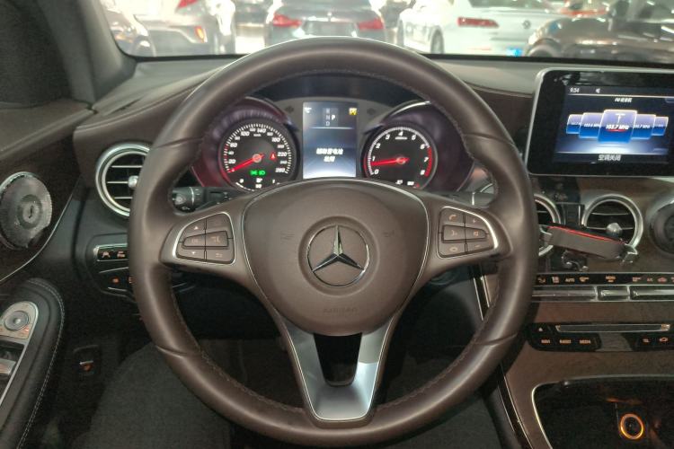 Used Mercedes-Benz GLC 2016 GLC 300 4MATIC Dynamic Model Steering Wheel