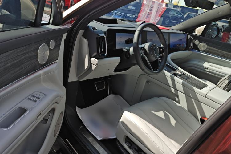 Used Hima AITO M9 2025 Extended-Range Max Version 52 kWh 6-Seater Edition Driver Seat