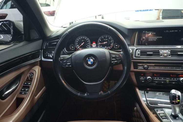 Used BMW 5 Series 2017 528Li Leading Model
