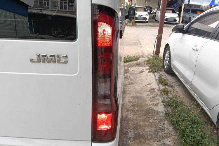 Used JMC Fushun 2023 2.0T Manual Short-Wheelbase Mid-Height Commercial Multi-Purpose 5-Seater Passenger Vehicle Exterior 3