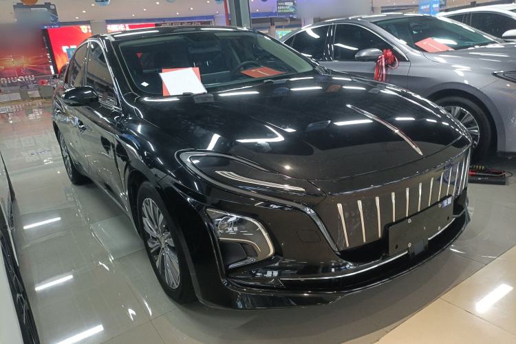 Used Hongqi E-QM5 2023 560km PLUS Front Right 45 Deg