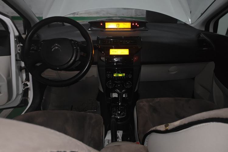 Used Citroen C-Quatre 2013 Sedan 1.6L Automatic Prestige Model Center Console