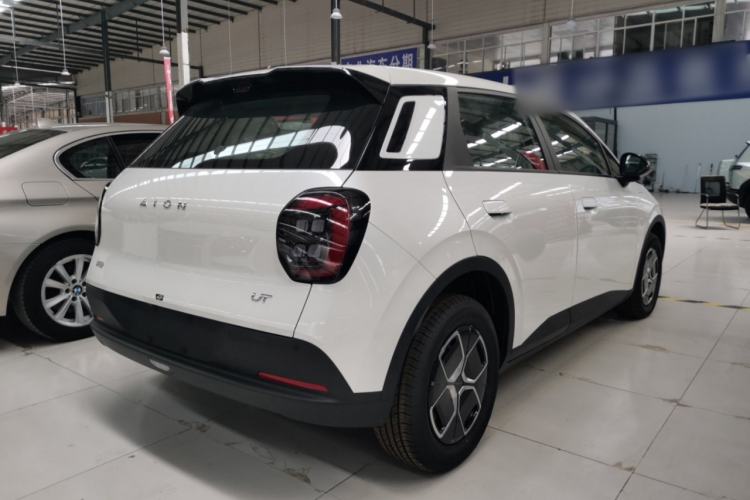 Used AION UT 2025 330 Starlight Edition Rear Right 45 Deg