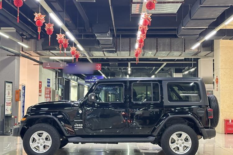 Used Jeep Wrangler 2019 2.0T Sahara Four-Door Version China VI Emission Standard
