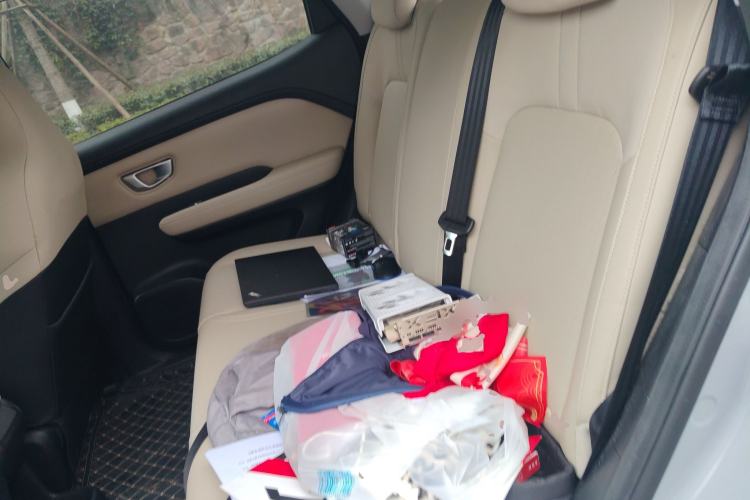 Used Wuling Bingo PLUS 2024 401 km Range 5-Seater Version Left Rear Seat