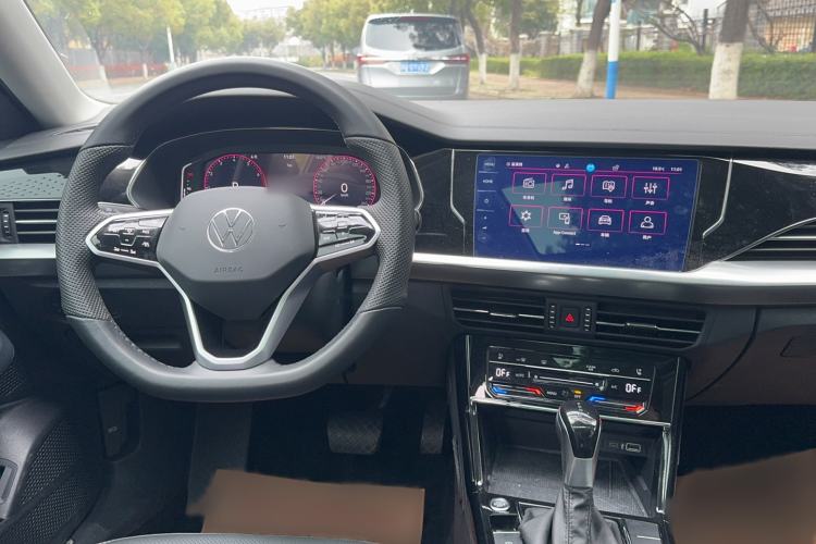 Used Volkswagen Passat 2023 Facelift 330TSI Luxury Edition
