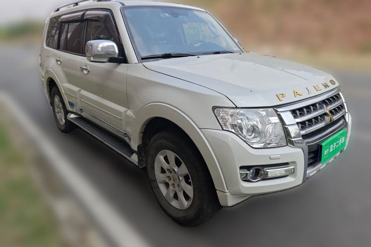 Used Mitsubishi Pajero 2019 3.0L Automatic Prestige Edition Front Right 45 Deg