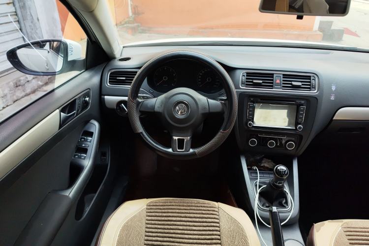 Used Volkswagen Sagitar 2014 Revised Version 1.6L Manual Leading Edition Steering Wheel