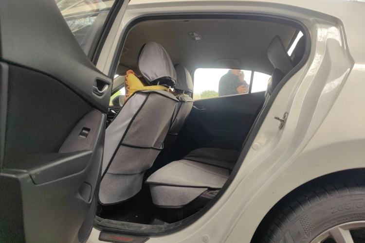 Used Mazda 3 Axela 2016 Sedan 1.5L Automatic Comfort Model