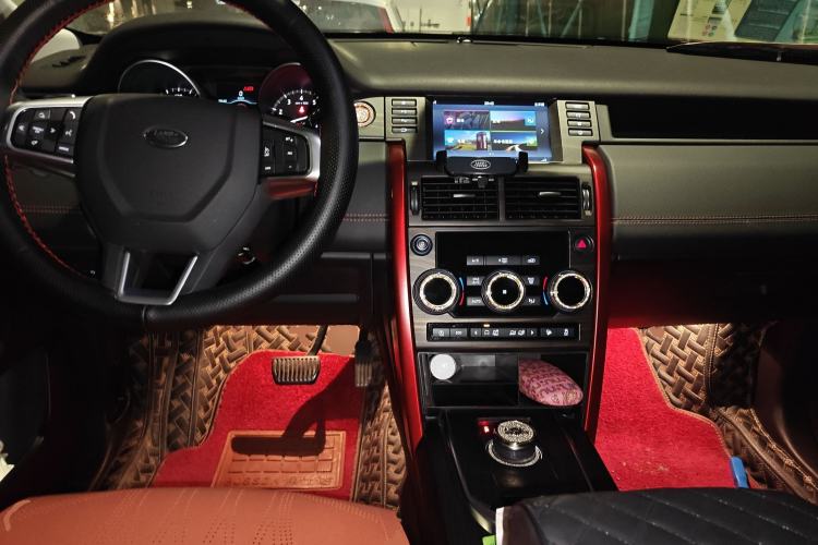 Used Land Rover Discovery Sport 2019 240 PS SE Dynamic Version China VI Standard
