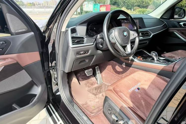 Used BMW X7 2020 xDrive40i Luxury Package with Leading Features