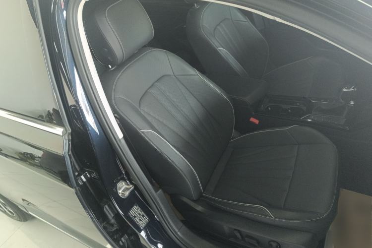 Used Volkswagen Passat 2024 330TSI Elite Edition Right Front Seat