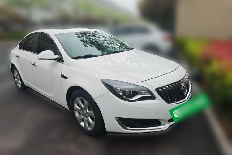 Used Buick Regal 2015 1.6T Elite Tech Model Front Right 45 Deg