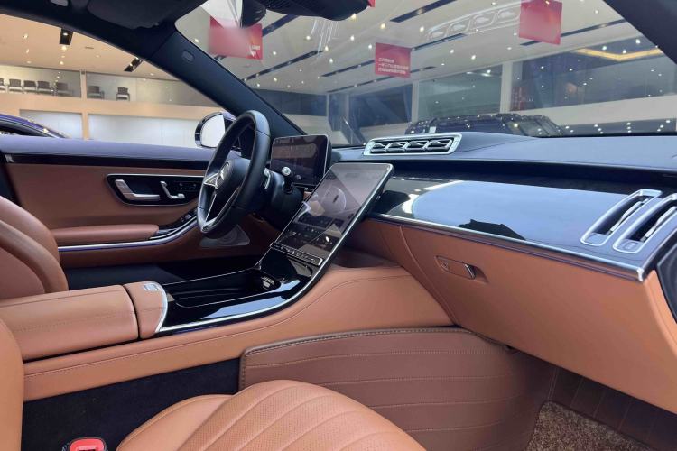 Used Mercedes-Benz S-Class 2022 Revised S 400 L Luxury Edition Interior 9