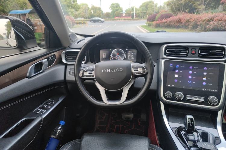 Used Lynk & Co 01 2019 2.0T Two-Wheel-Drive Pro Version China VI Standard