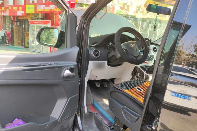 Used JAC Refine M3 2025 PLUS 1.8L Manual Classic Edition 7 Seats