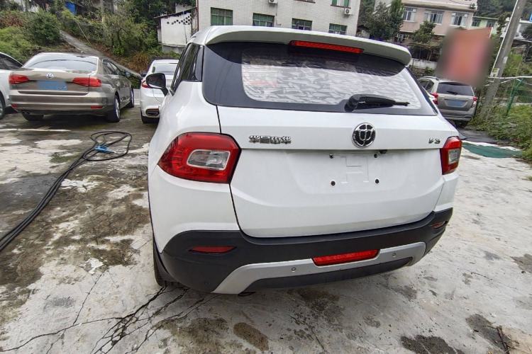 Used Brilliance V3 2015 1.5L Manual Smart Version
